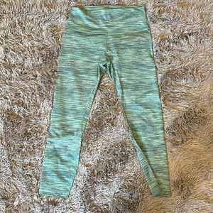 EUC like new Lululemon lightweight leggings